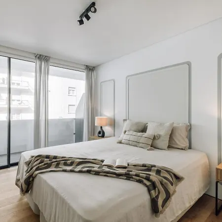 Avencas - 2 Bedrooms And Shared Pool In Amoreiras * Lizbona
