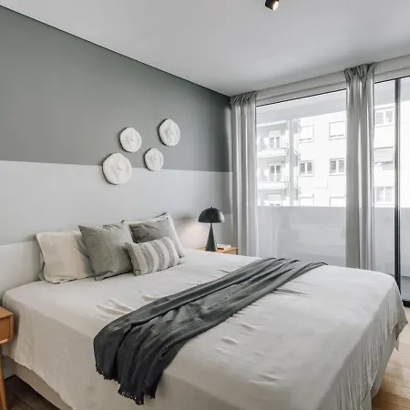 Avencas - 2 Bedrooms And Shared Pool In Amoreiras Apartament