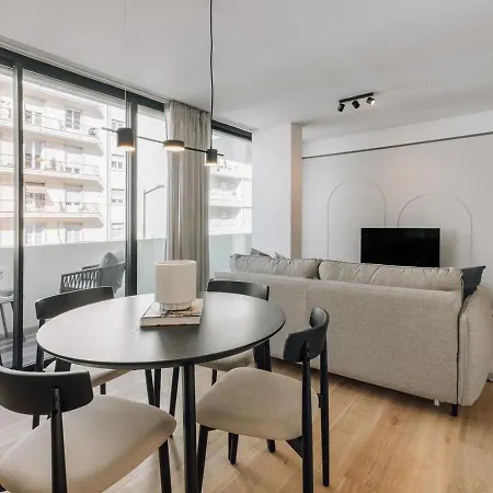 Avencas - 2 Bedrooms And Shared Pool In Amoreiras Apartment Lisbon